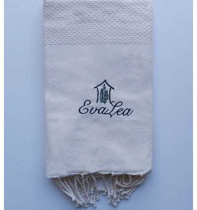 Fouta beige clair brodée