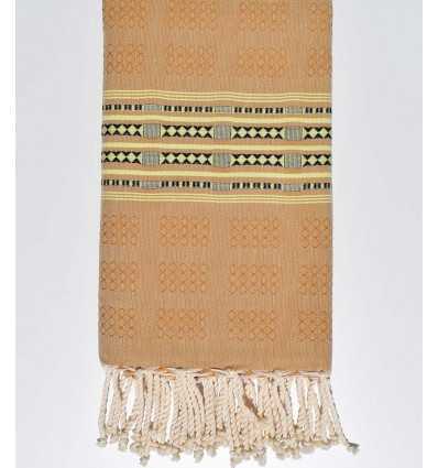 Fouta thalasso couleur ocre avec motifs