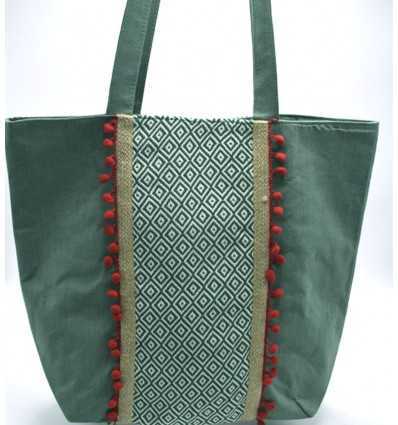 Sac Saint Tropez vert avec motifs en chevron et pompons rouge Fouta Tunisia - 2