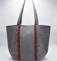 Sac Saint Tropez gris motifs en chevron et pompons rouge Fouta Tunisia - 2