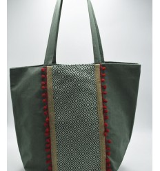 Sac Saint Tropez vert avec motifs en chevron et pompons rouge Fouta Tunisia - 1