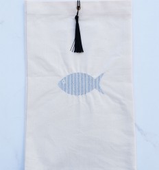 Pochette beige clair brodée avec pompon noir Fouta Tunisia - 1 2