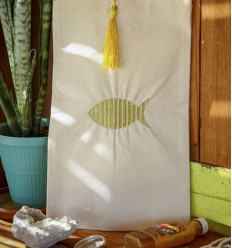 Pochette beige clair brodée avec pompon jaune Fouta Tunisia - 1