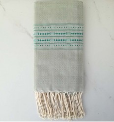 Fouta thalasso vert sauge avec motifs 