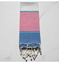 Enfant bleu, bleu azur, rose et blanc 