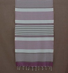 Enfant mauve, bordeaux, taupe et blanc  2