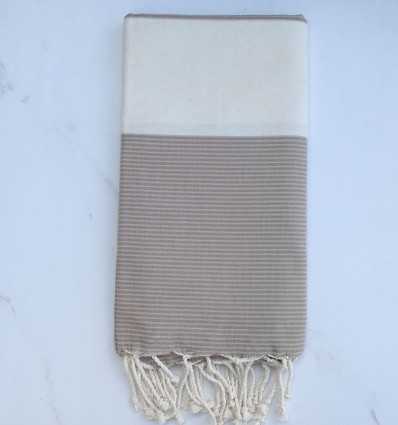 Fouta plate blanc crème et marron taupe avec rayures