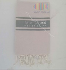 Fouta broderie hôtel seychelles  2