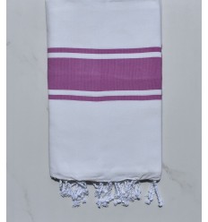 Fouta plate blanche bandes orchidée 