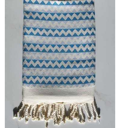 Fouta zigzag écru, bleu azur bleu maya