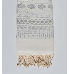Fouta khomsa blanche au fil lurex argenté 