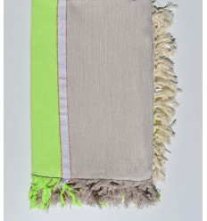 Jeté grège et vert fluo au fil lurex doré 