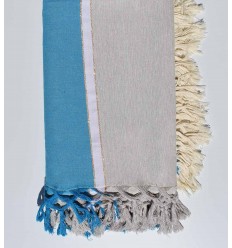 Jeté grège et bleu clair au fil lurex doré 