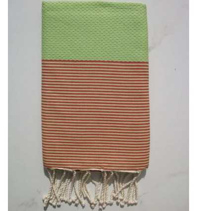 Fouta vert pistache rayée rouge